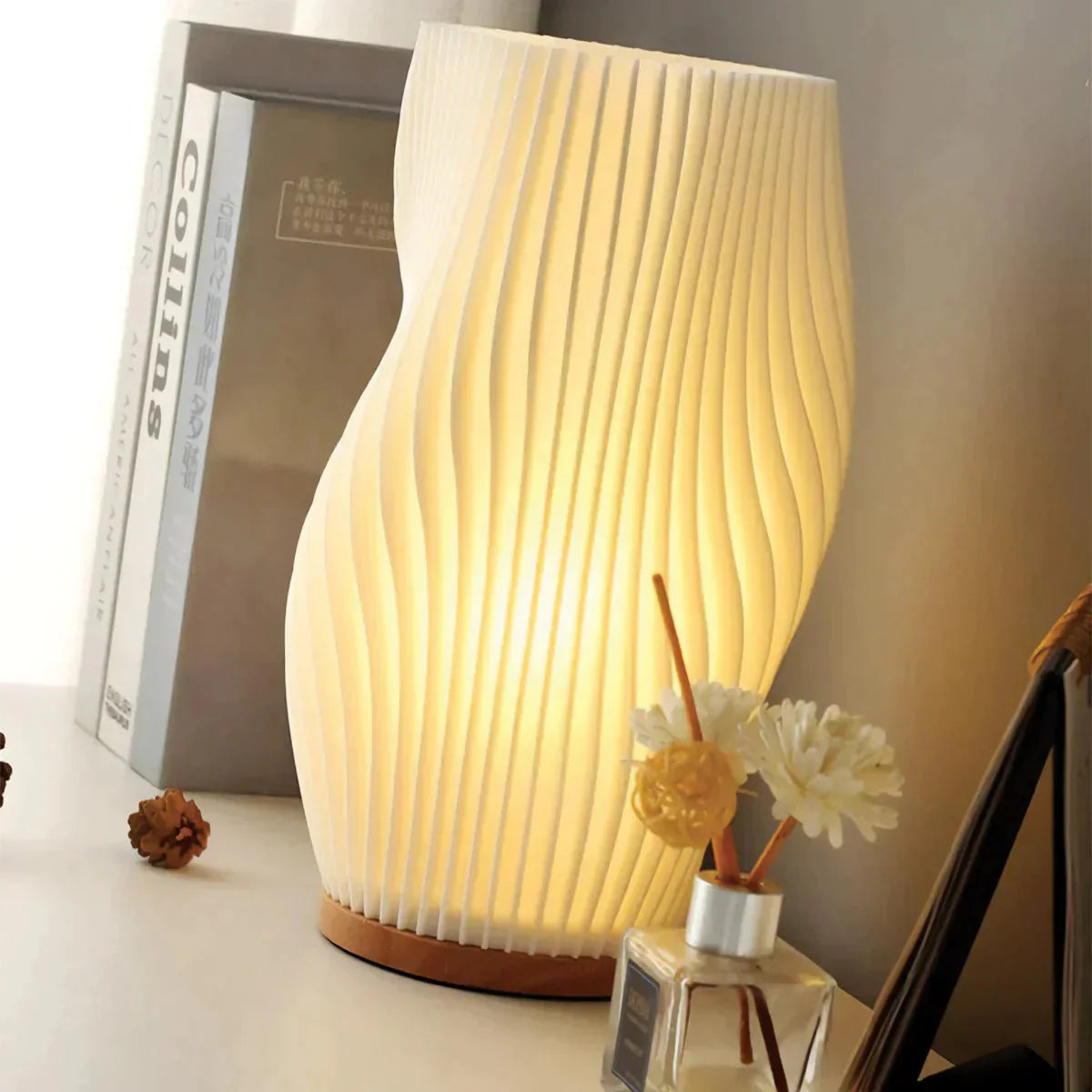 Incandia Wellenförmige Tischlampe